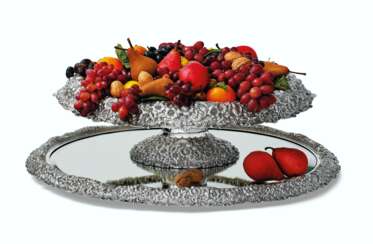 AN AMERICAN SILVER LARGE CENTERPIECE BOWL AND MIRROR PLATEAU...