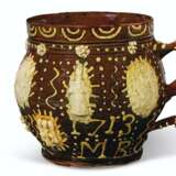 A LARGE WROTHAM SLIPWARE TWO-HANDLED DATED AND INITIALED TYG... - фото 4