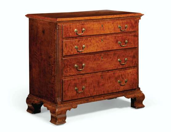 A CHIPPENDALE CARVED CHERRYWOOD CHEST-OF-DRAWERS - фото 3