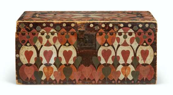 A COMPASS-DRAWN AND PAINT-DECORATED BOX - фото 1
