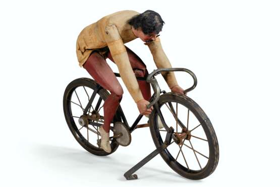 AN ARTICULATED PAINTED PINE AND FABRIC CYCLIST - фото 2