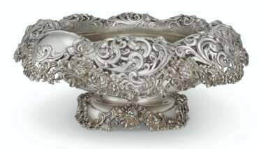 AN AMERICAN SILVER CENTERPIECE BOWL