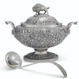Steiff. AN AMERICAN SILVER TWO-HANDLED SOUP TUREEN AND COVER - Foto 1