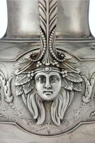 Tiffany & Co.. AN AMERICAN SILVER PITCHER - photo 2
