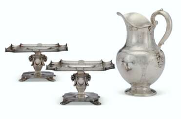 AN AMERICAN SILVER PITCHER AND PAIR OF SMALL TAZZA