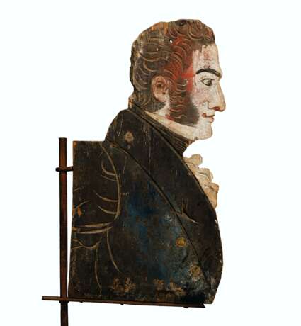 A CARVED AND PAINTED PINE TRADE SIGN OF A GENTLEMAN - photo 1