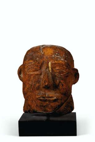 A GLAZED STONEWARE 'GROTESQUE' HEAD OF A MAN - фото 2