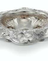 AN AMERICAN SILVER FRUIT DISH
