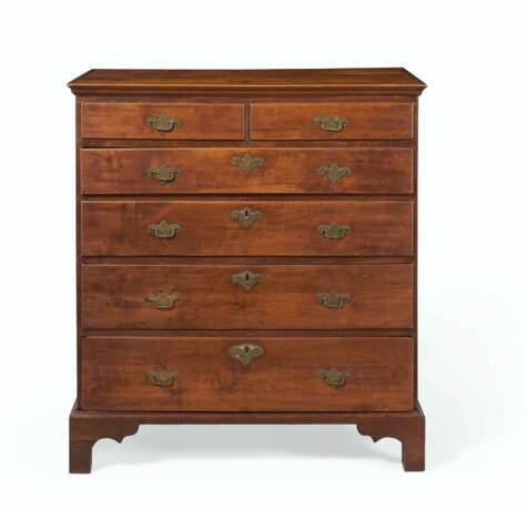 A CHIPPENDALE MAPLE CHEST-OF-DRAWERS - photo 1