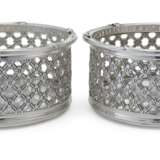Smith, Benjamin. A PAIR OF GEORGE IV SILVER WINE COASTERS - Foto 1