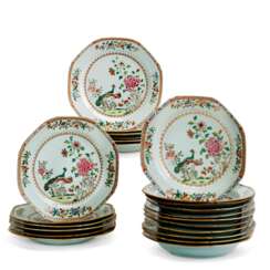 A CHINESE EXPORT FAMILLE ROSE 'DOUBLE PEACOCK' SET OF PLATES