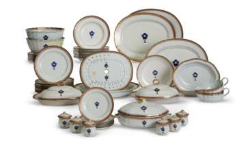 A CHINESE EXPORT PORCELAIN BLUE ENAMEL AND GILT PART DINNER SERVICE