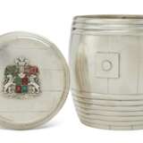 Grachev Brothers. A RUSSIAN SILVER AND ENAMEL BARREL-SHAPED BOX - photo 1