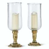 A PAIR OF REGENCE STYLE BRASS PHOTOPHORES - Foto 1