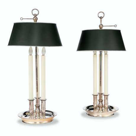 A PAIR OF SILVERED METAL BOUILLOTTE LAMPS - фото 1