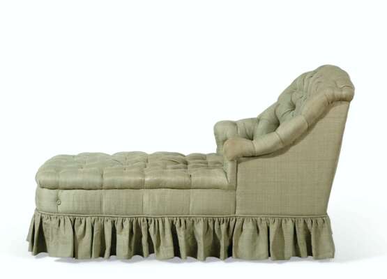 A LATE VICTORIAN UPHOLSTERED MAHOGANY CHAISE LONGUE - фото 1