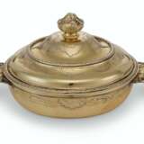A LOUIS XV SILVER-GILT ECUELLE, COVER, AND STAND - фото 1