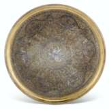 A RUSSIAN PARCEL-GILT SILVER AND NIELLO CHARGER - фото 1