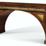 A GEORGE IV BRASS-INLAID ROSEWOOD SIDE TABLE - Foto 2