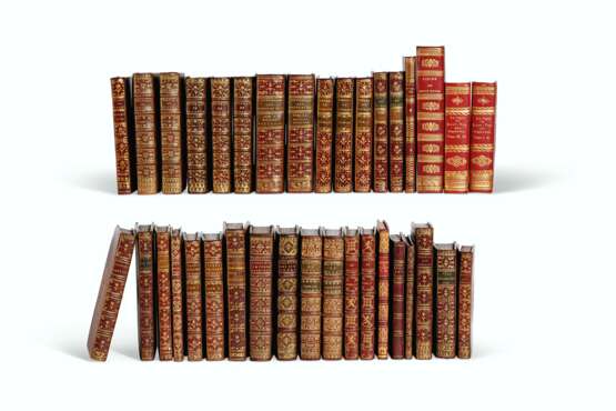 ARMORIAL BINDINGS – a group of 25 works in red morocco armor... - photo 2