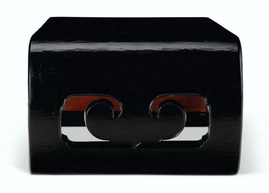 A PAIR OF CHINESE BLACK AND RED LACQUER LOW TABLES - photo 4