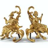 A PAIR OF LOUIS XV STYLE ORMOLU CHENETS - фото 2
