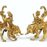 A PAIR OF LOUIS XV STYLE ORMOLU CHENETS - фото 3