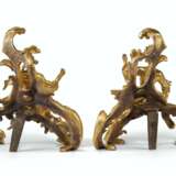 A PAIR OF LOUIS XV STYLE ORMOLU CHENETS - photo 4