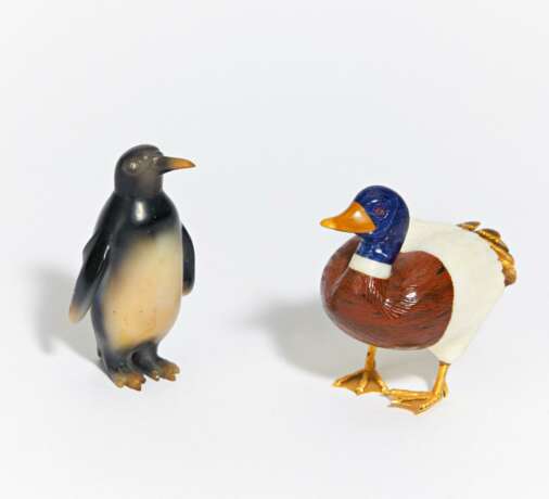 Kleine Zierfiguren eines Pinguin und einer Ente - photo 1