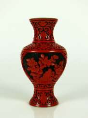 Rotlack-Vase