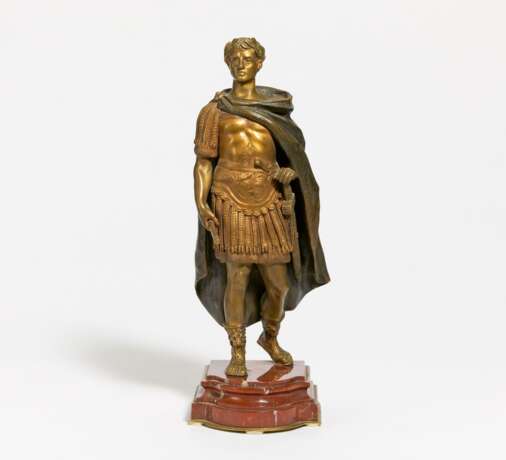 Kleine Standfigur des Caesar - photo 1