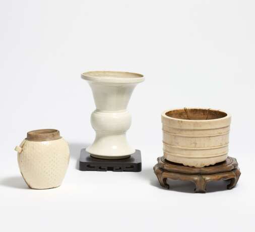 Räuchergeäß mit gestempelten Mustern und Vase in gu-Form - фото 1