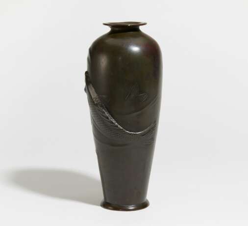 Vase mit zwei großen Karpfen - Foto 2