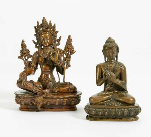 Grüne Tara und Buddha Shakyamuni mit dharmachakra mudra - Foto 1