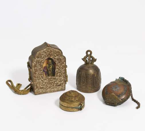 Vier buddhistische Objekte - фото 1