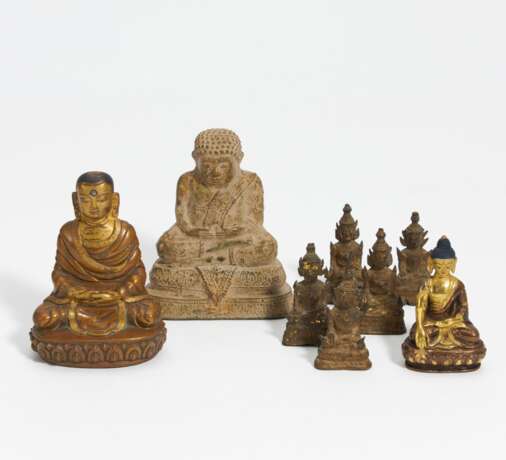 Acht kleine buddhitische Figuren - photo 1
