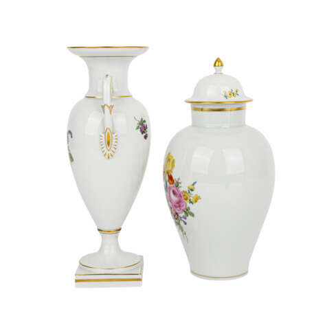 MEISSEN Zwei Vasen 20. Jahrhundert. - photo 2