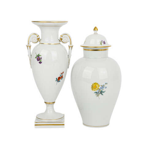 MEISSEN Zwei Vasen 20. Jahrhundert. - photo 3