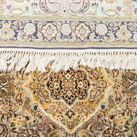 Orientteppich aus Seide. 20. Jahrhundert, 160x107 cm. - Foto 3