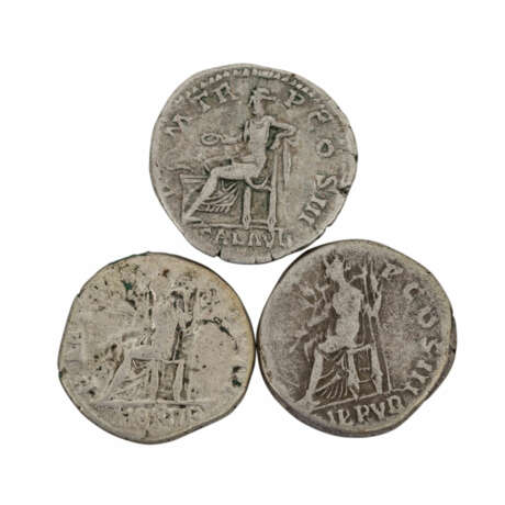 3 Münzen des Römischen Kaiserreichs - - photo 2