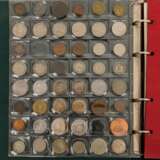 Münzen und Medaillen im Album - - photo 2