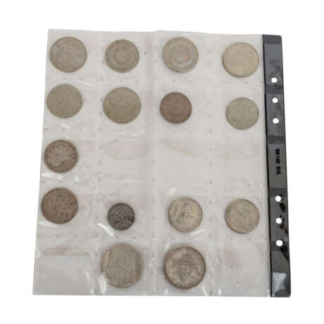 Bunte Zusammenstellung Münzen und Banknoten- - Foto 2