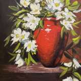 Картина «Белые цветы в красной вазе.», Холст на подрамнике, Масляные краски, Импрессионизм, Натюрморт, 2020 г. - фото 1