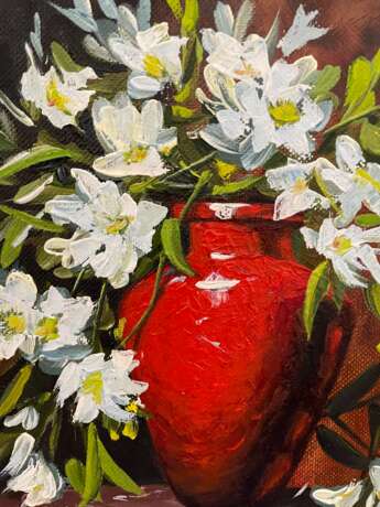 Gemälde „Weiße Blumen in einer roten Vase.“, Leinwand auf dem Hilfsrahmen, Ölfarbe, Impressionismus, Stillleben, 2020 - Foto 4