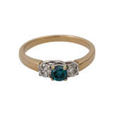 Ring mit 3 Brillanten davon mittig 1 blauer von 0,35 ct - фото 2