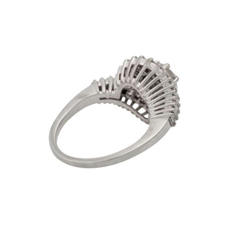 Ring mit Brillant von ca. 0,6 ct, - photo 3