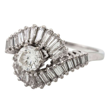 Ring mit Brillant von ca. 0,6 ct, - photo 5