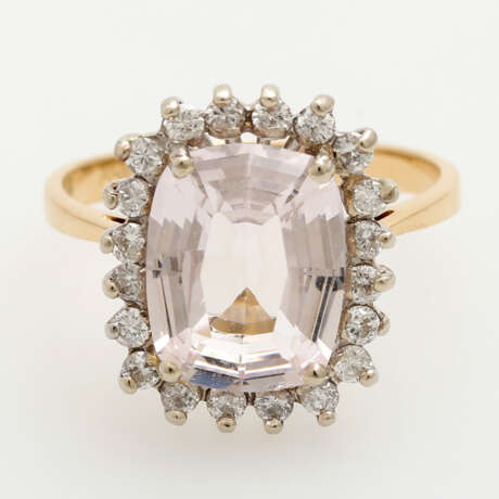 Ring mit zartrosanem Morganit, anitk fac. umgeben von ca. 20 kleinen Diamanten, - Foto 1