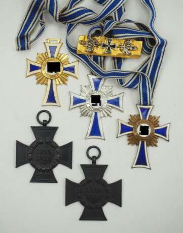 Ehrenkreuz der Deutschen Mutter in Gold, Silber und Bronze. - фото 1