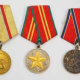 Sowjetunion: Lot von 3 Medaillen. - Foto 1